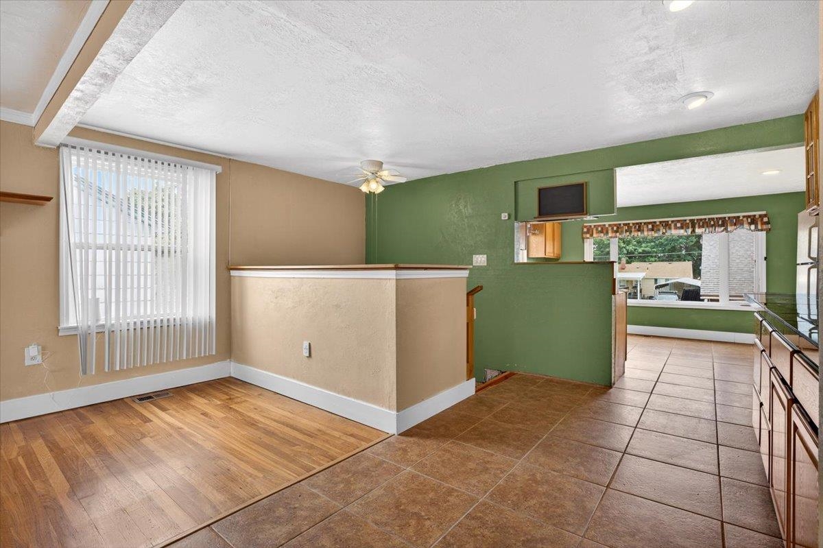 2223 W Broad Ave - Photo 8