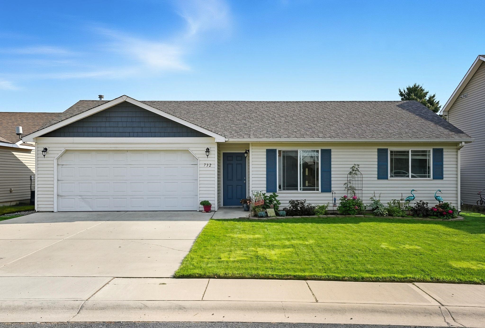 732 E Carrie Dr - Photo 1