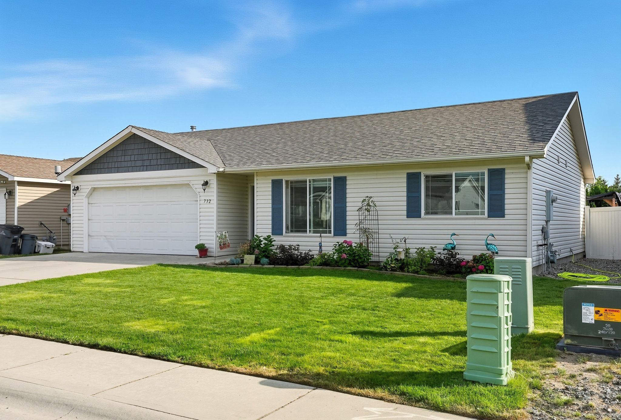 732 E Carrie Dr - Photo 2