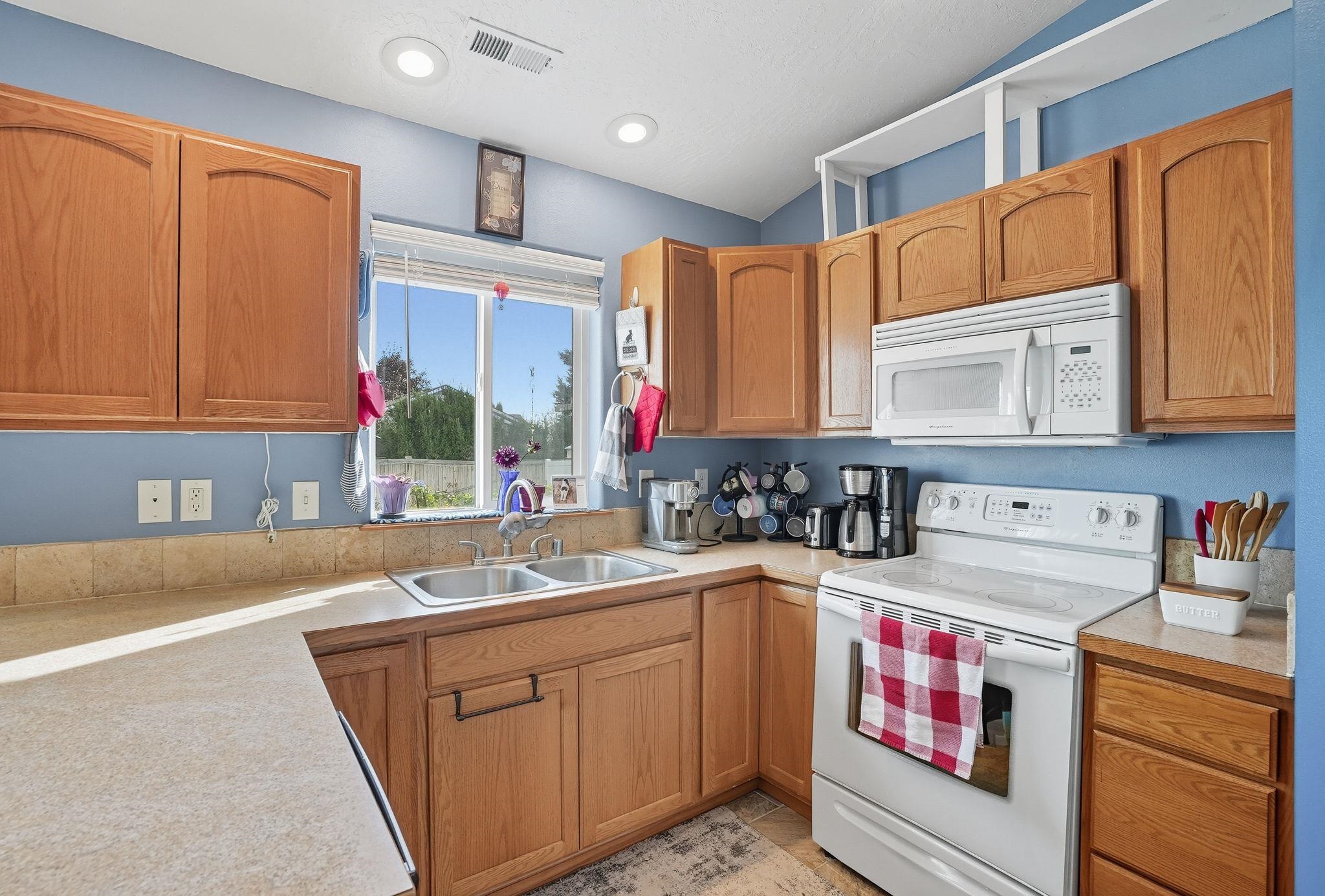 732 E Carrie Dr - Photo 8