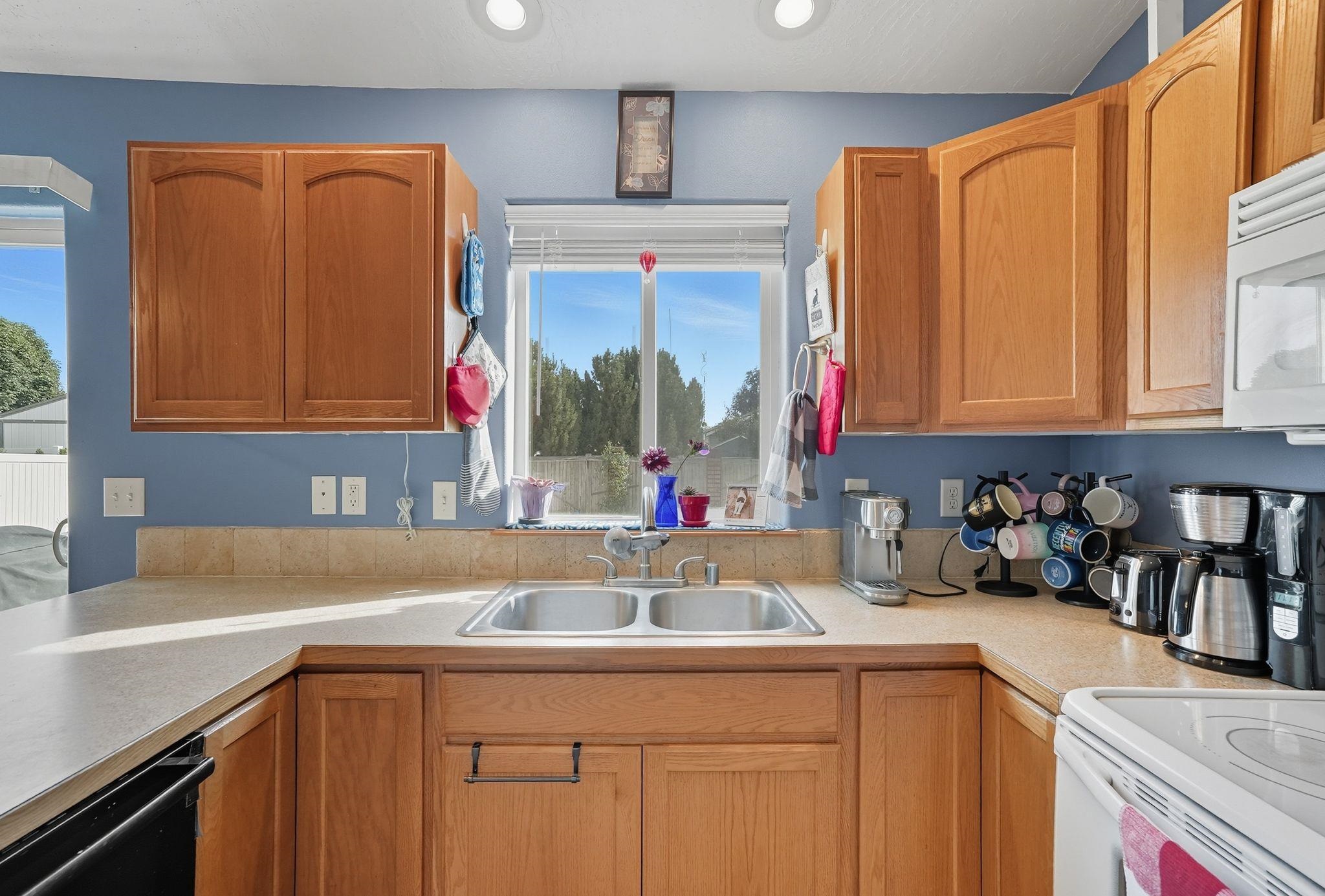 732 E Carrie Dr - Photo 9