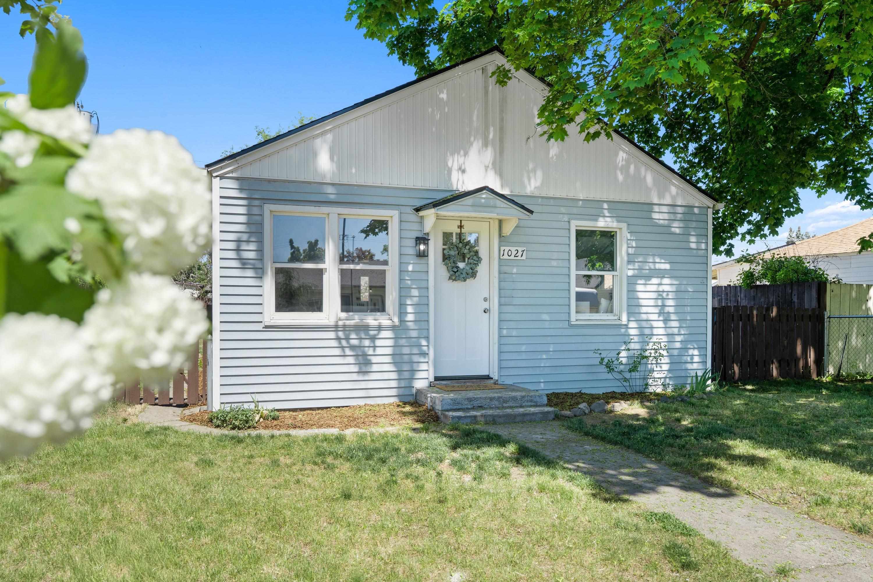 1027 E Princeton Ave - Photo 2