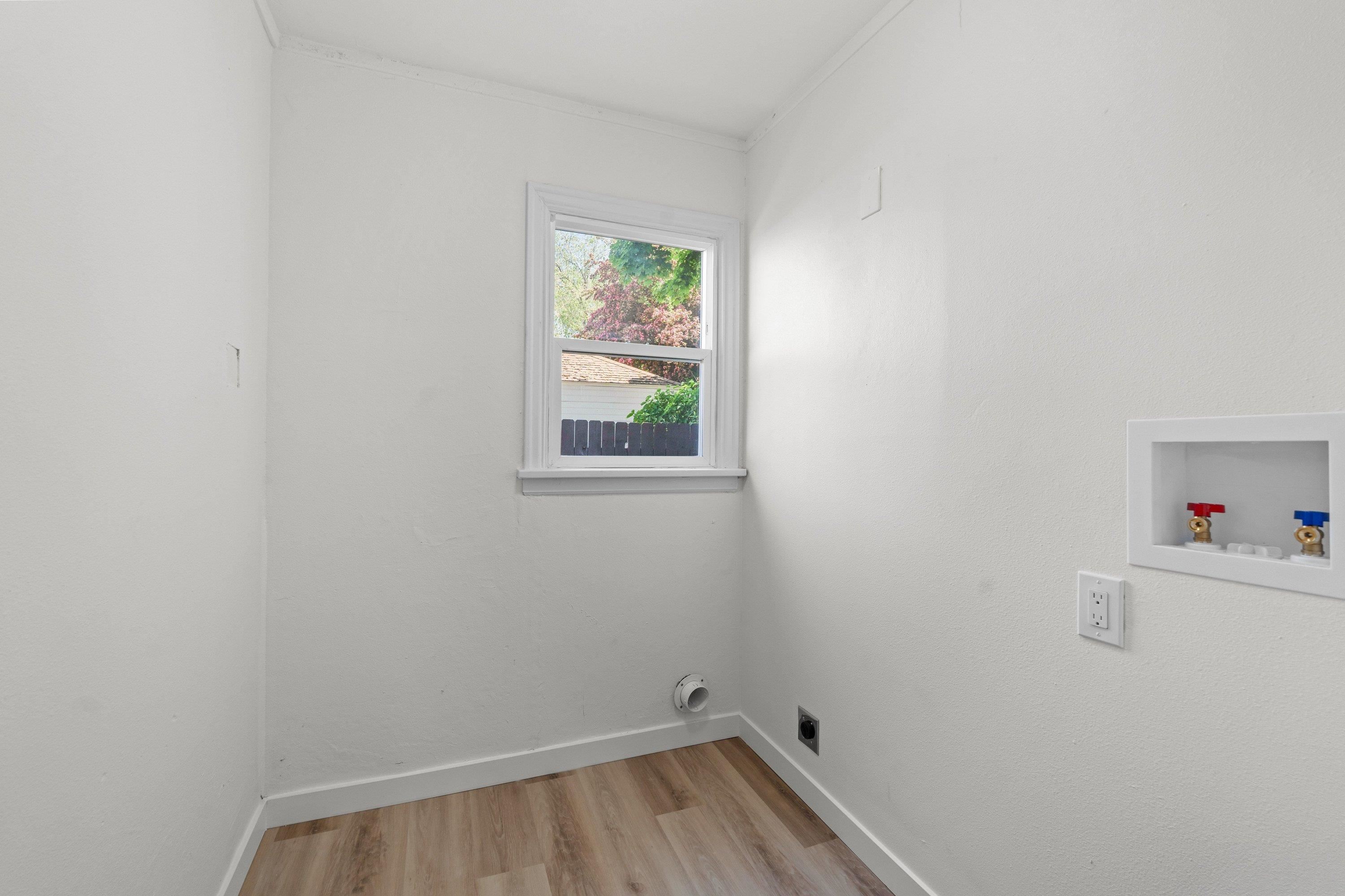 1027 E Princeton Ave - Photo 18