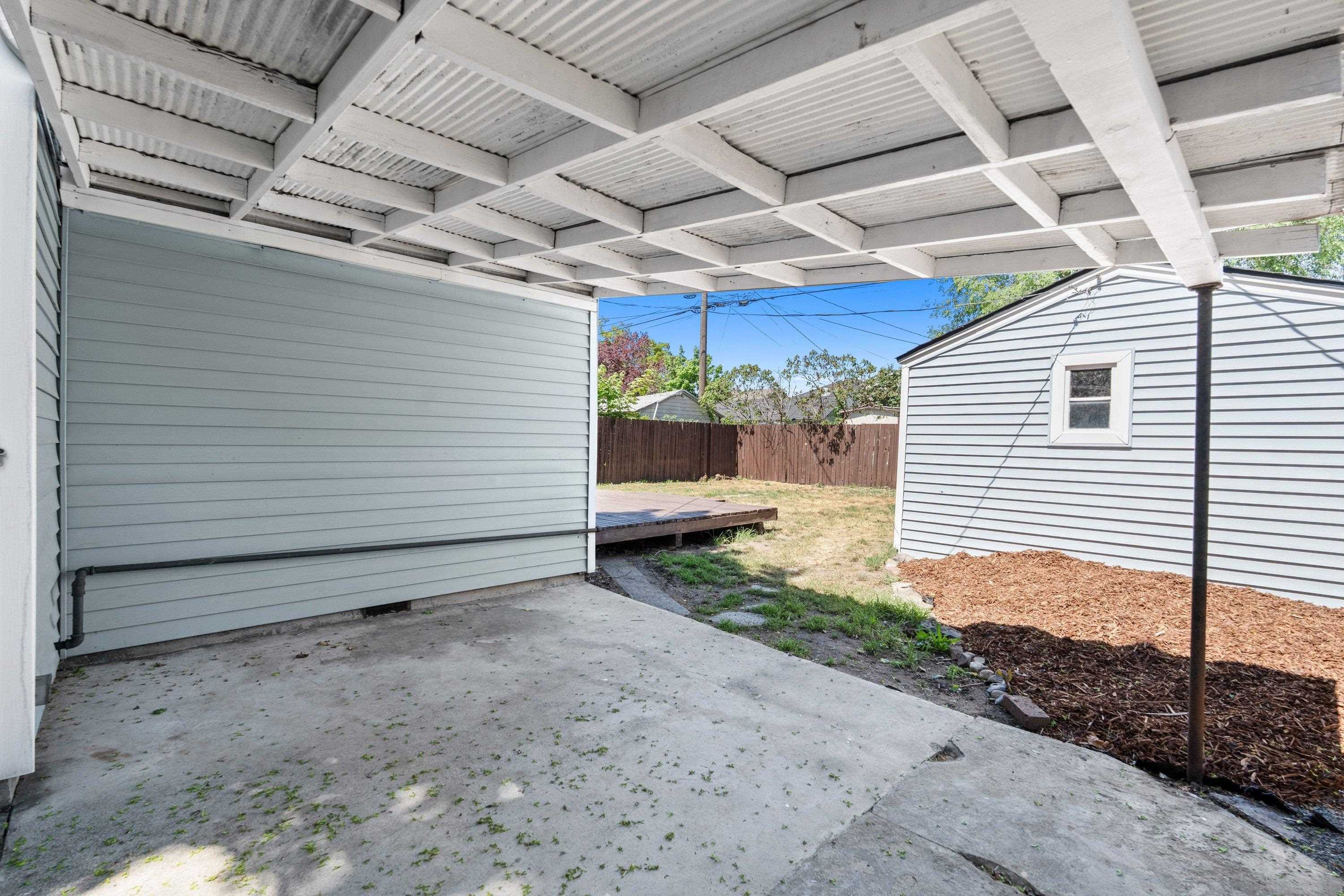 1027 E Princeton Ave - Photo 28