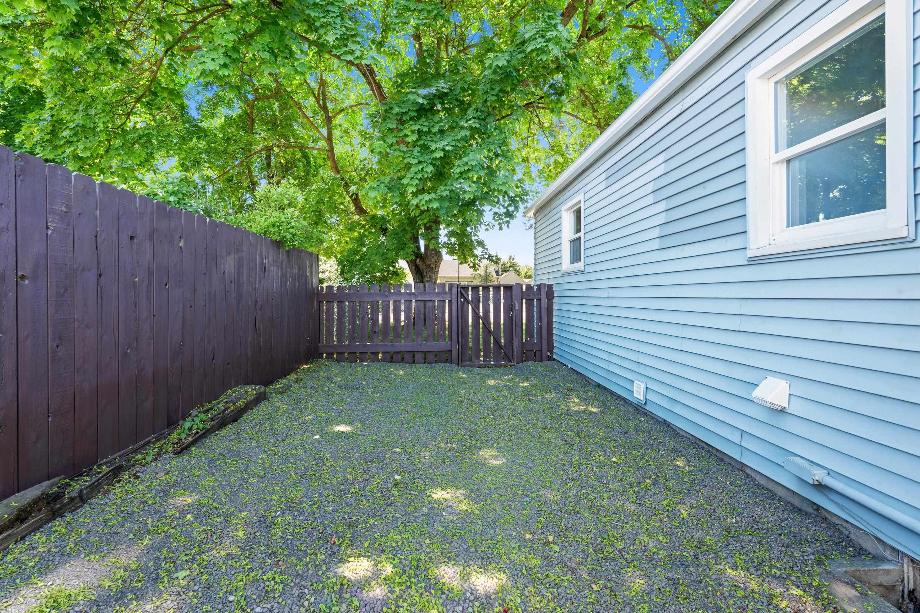 1027 E Princeton Ave - Photo 34