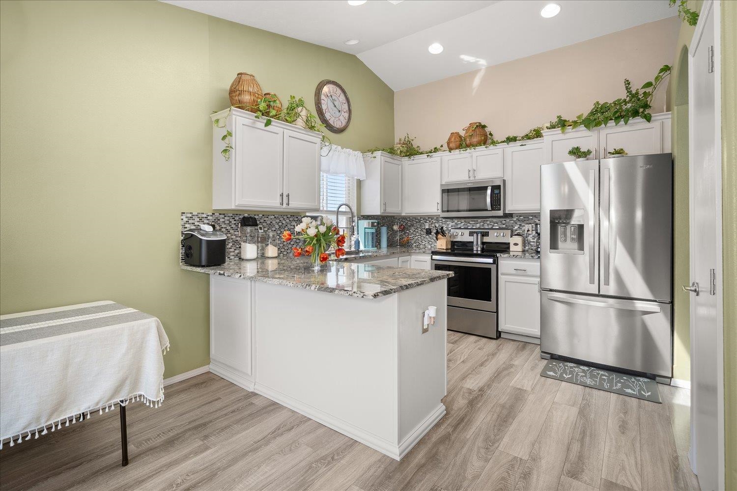17920 N Addison Ct - Photo 9