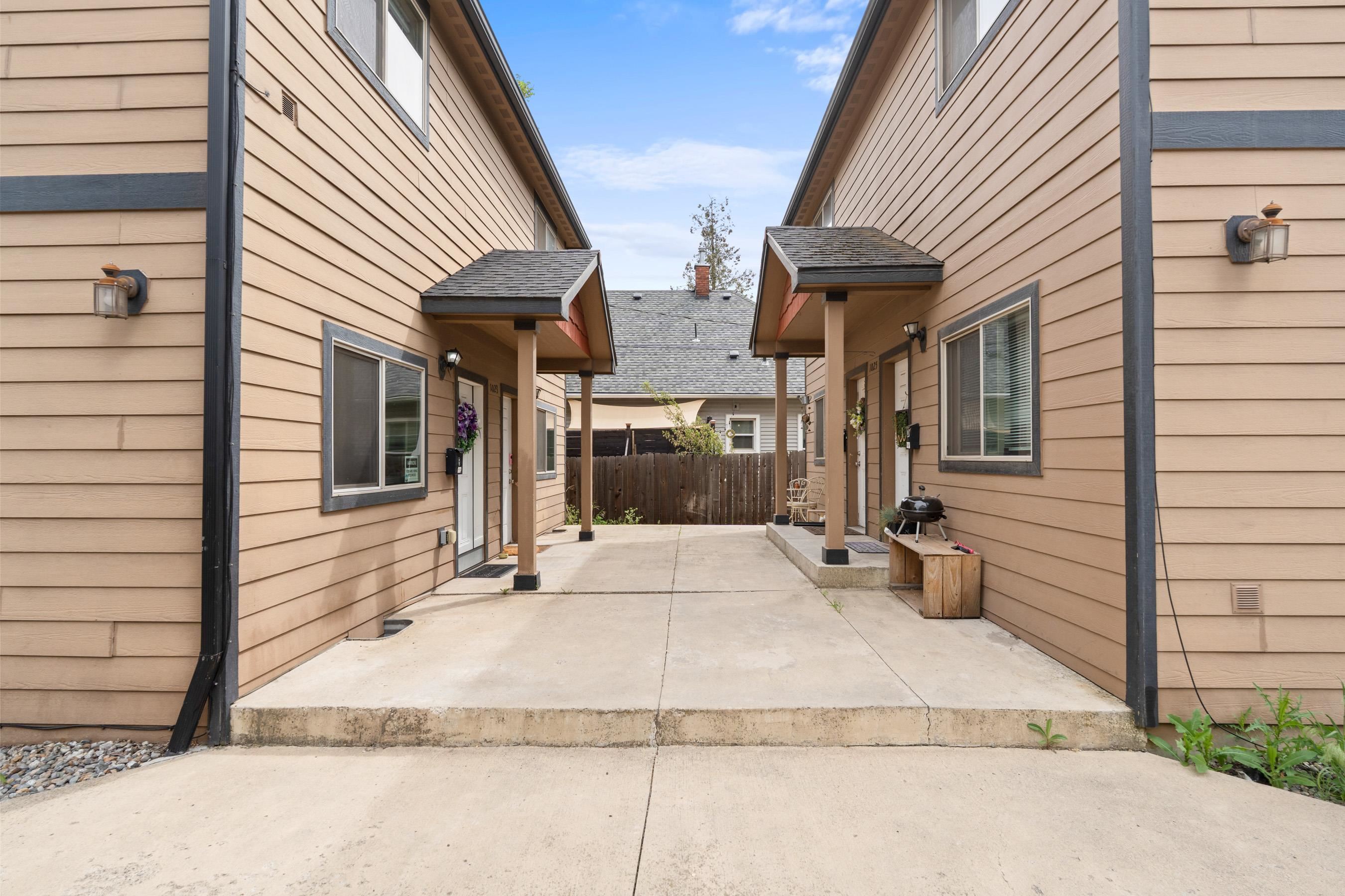 1023-1025 W Knox Ave - Photo 2