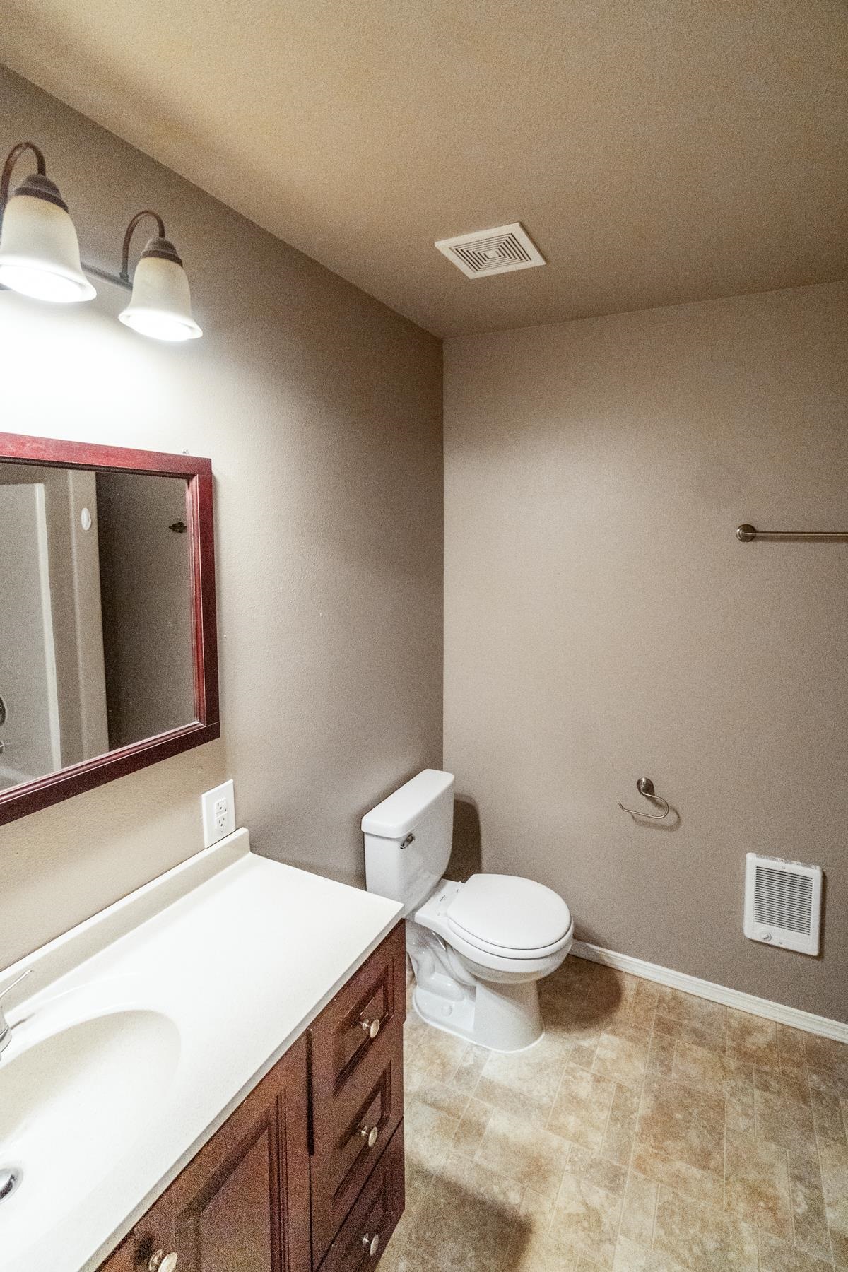 1023-1025 W Knox Ave - Photo 15