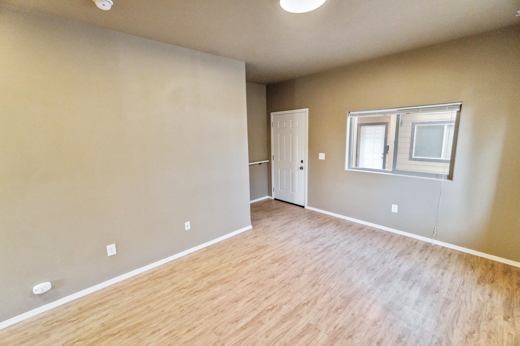 1023-1025 W Knox Ave - Photo 20