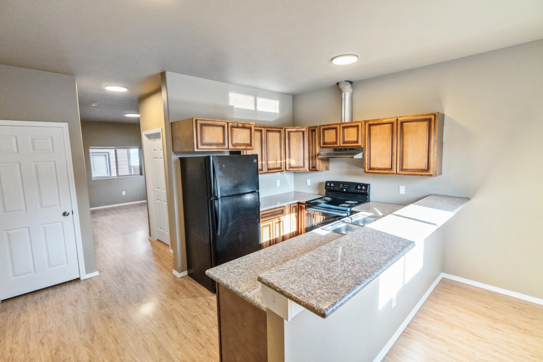 1023-1025 W Knox Ave - Photo 21