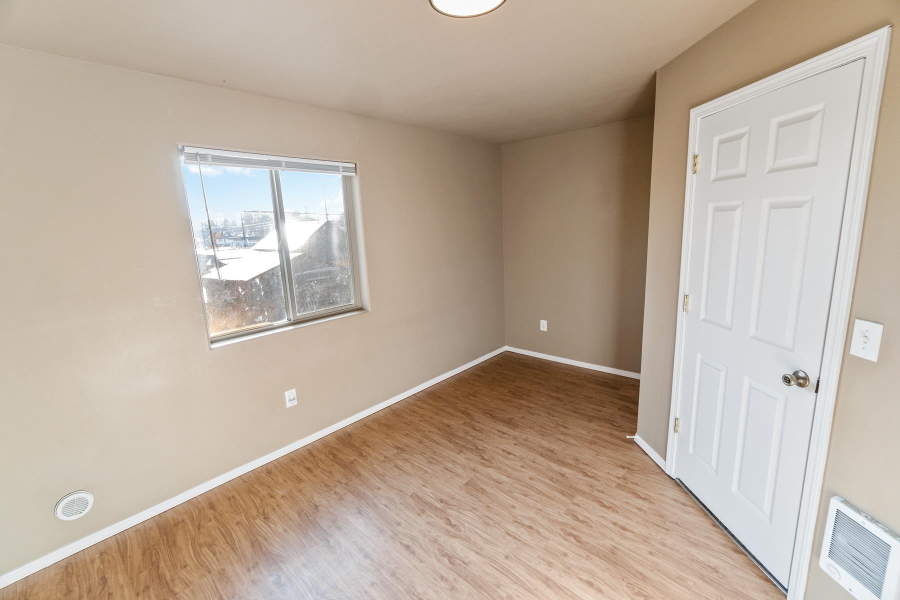 1023-1025 W Knox Ave - Photo 24