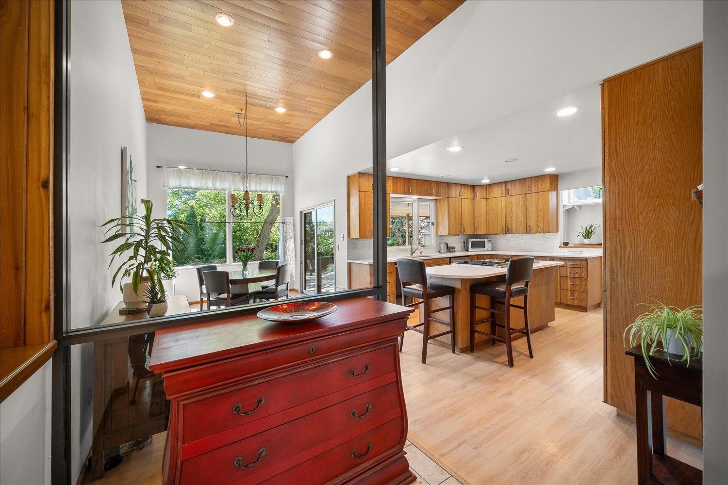 3543 S Croydon Ct - Photo 5