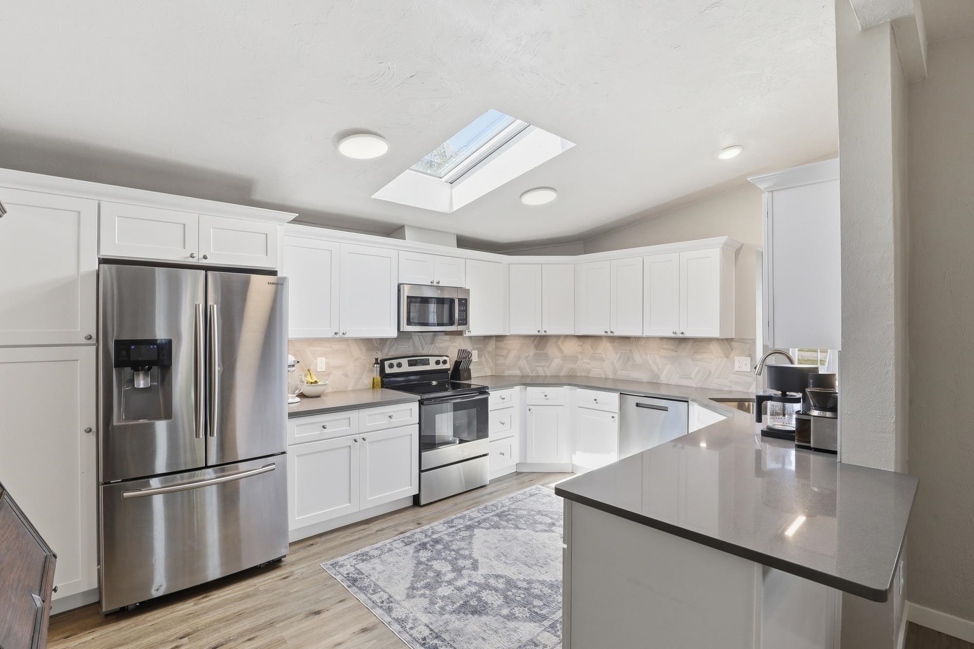 301 W 8th St - Photo 13