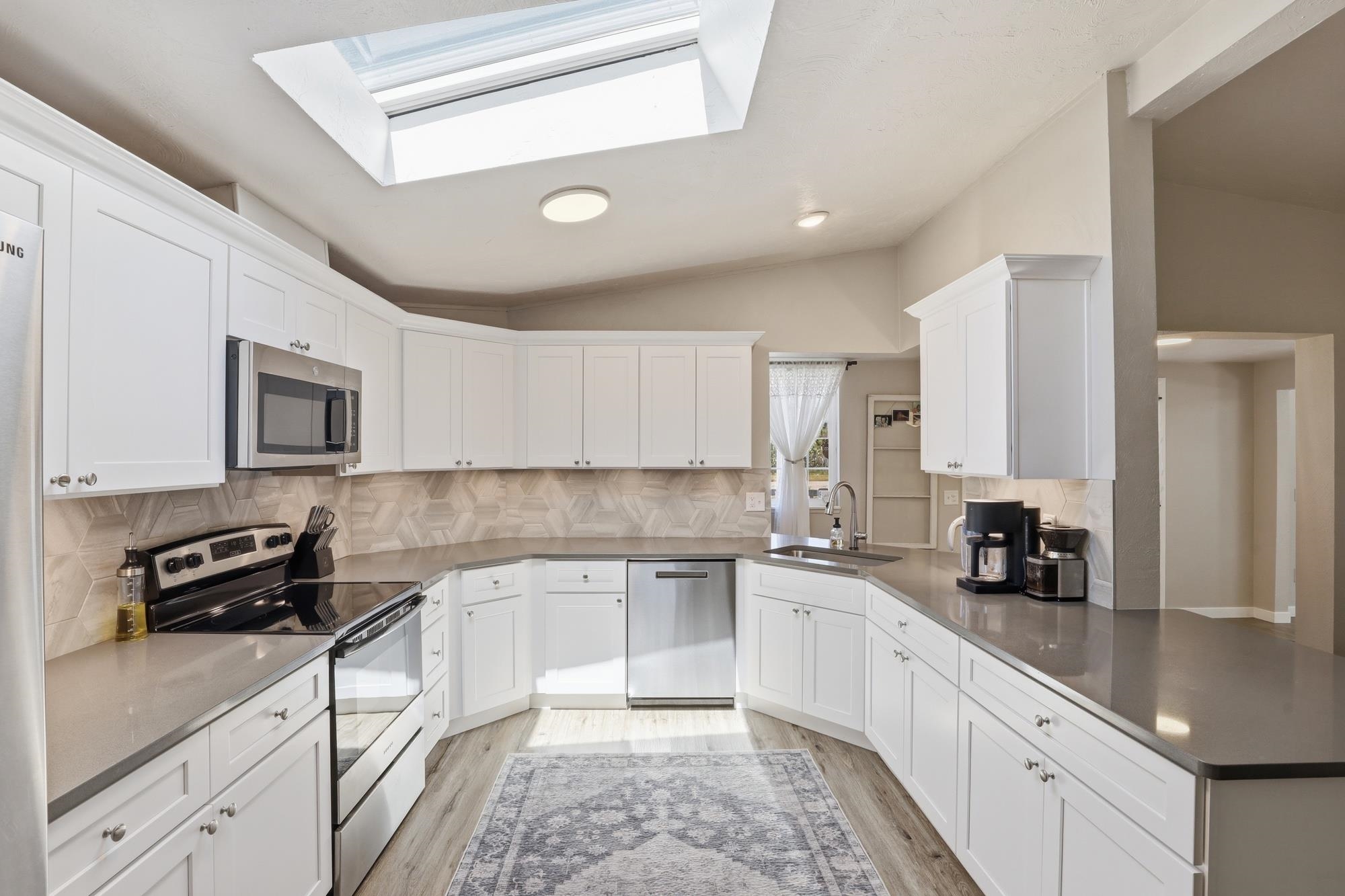 301 W 8th St - Photo 14