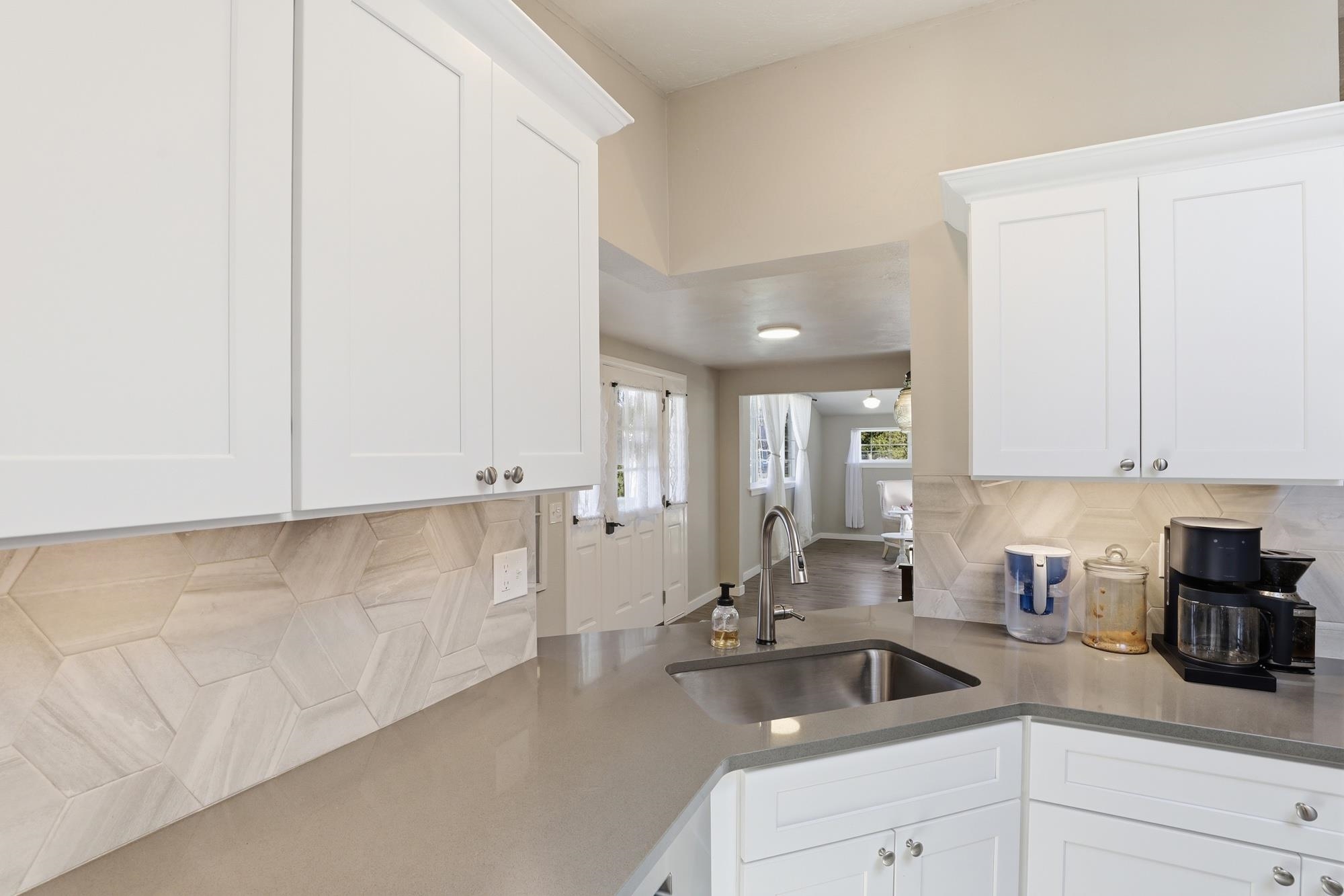 301 W 8th St - Photo 16