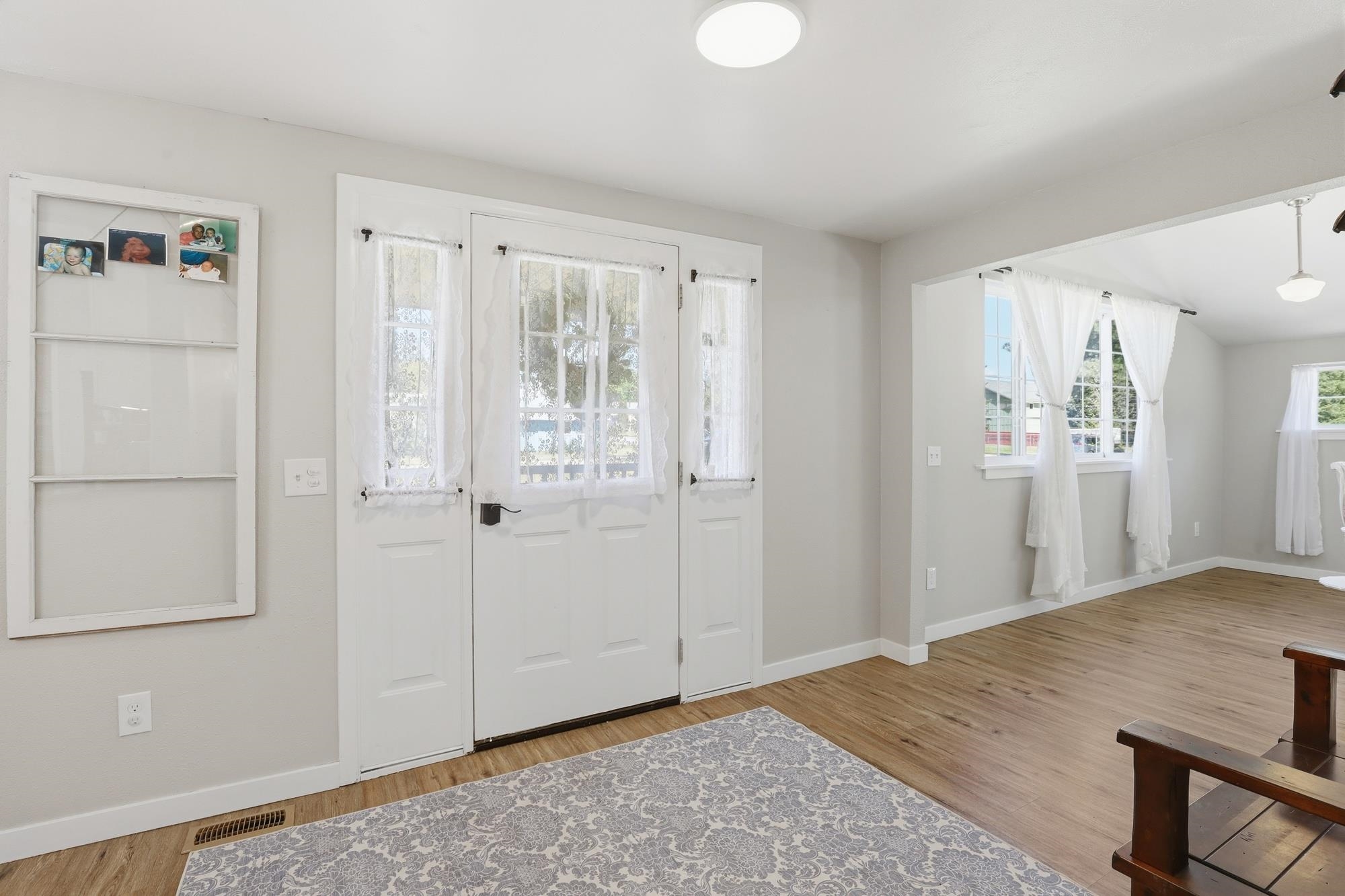 301 W 8th St - Photo 6