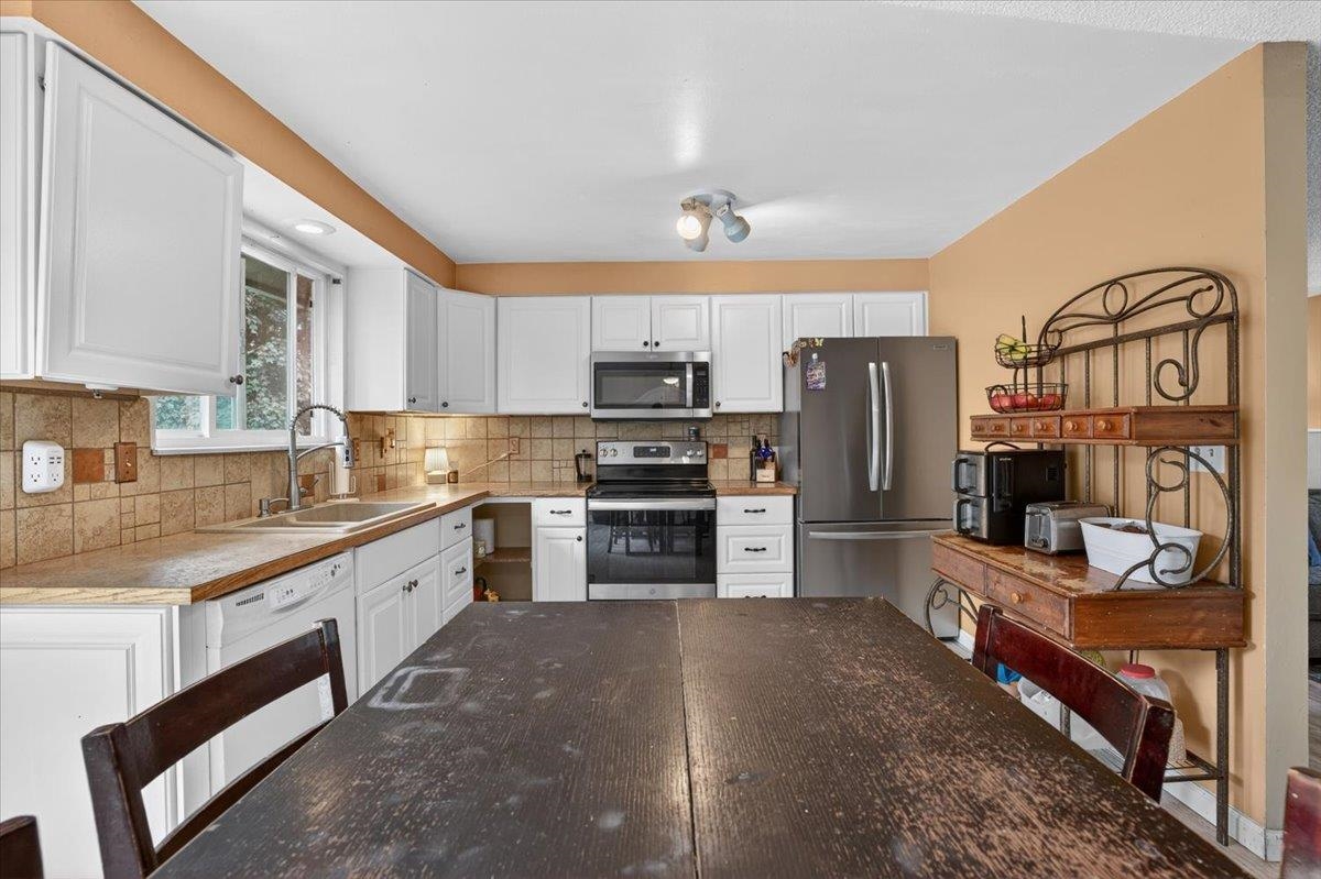 610 E VICKSBURG Ave - Photo 16