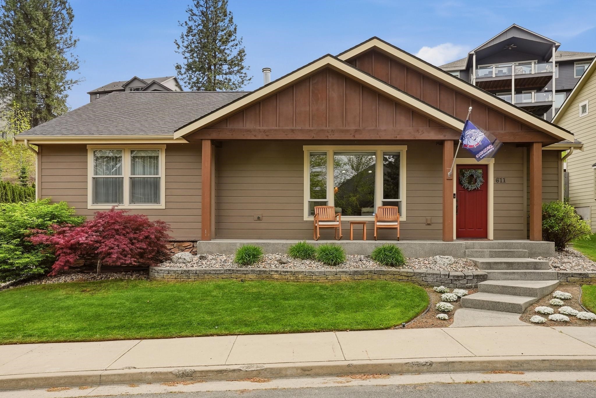 611 W Willapa Ave - Photo 2
