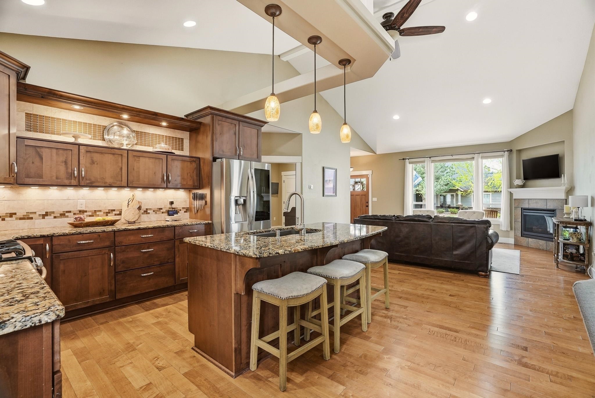 611 W Willapa Ave - Photo 12
