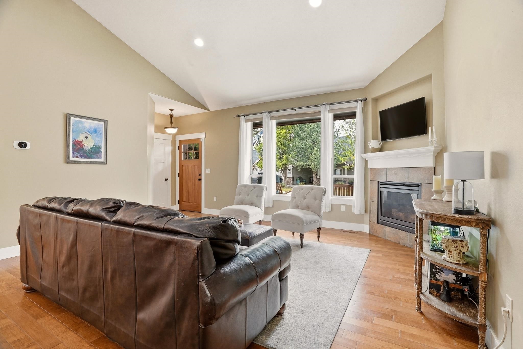 611 W Willapa Ave - Photo 6