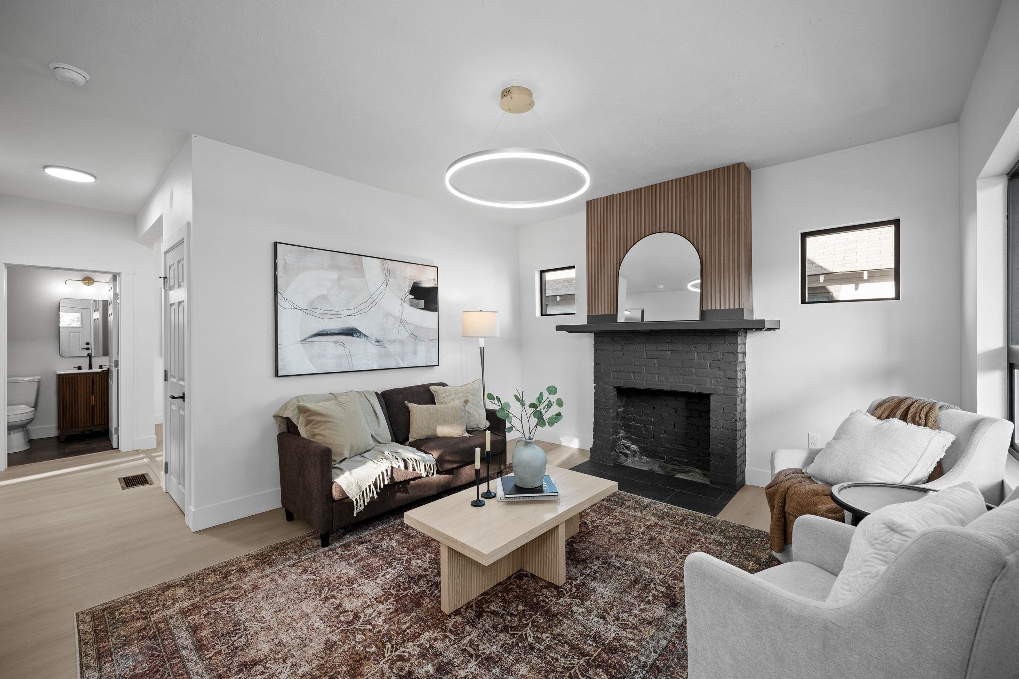 2911 E Fairview Ave - Photo 3