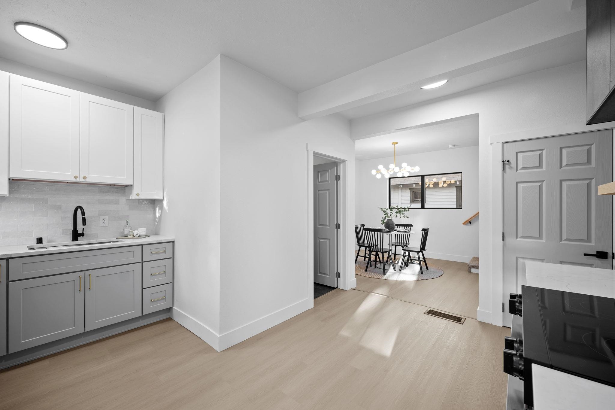 2911 E Fairview Ave - Photo 9