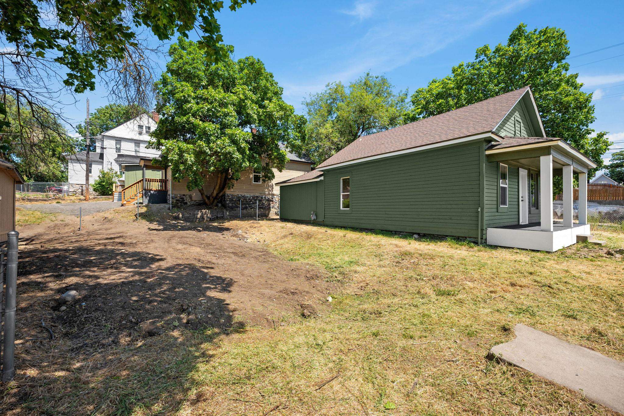 1606 W Maxwell Ave - Photo 3