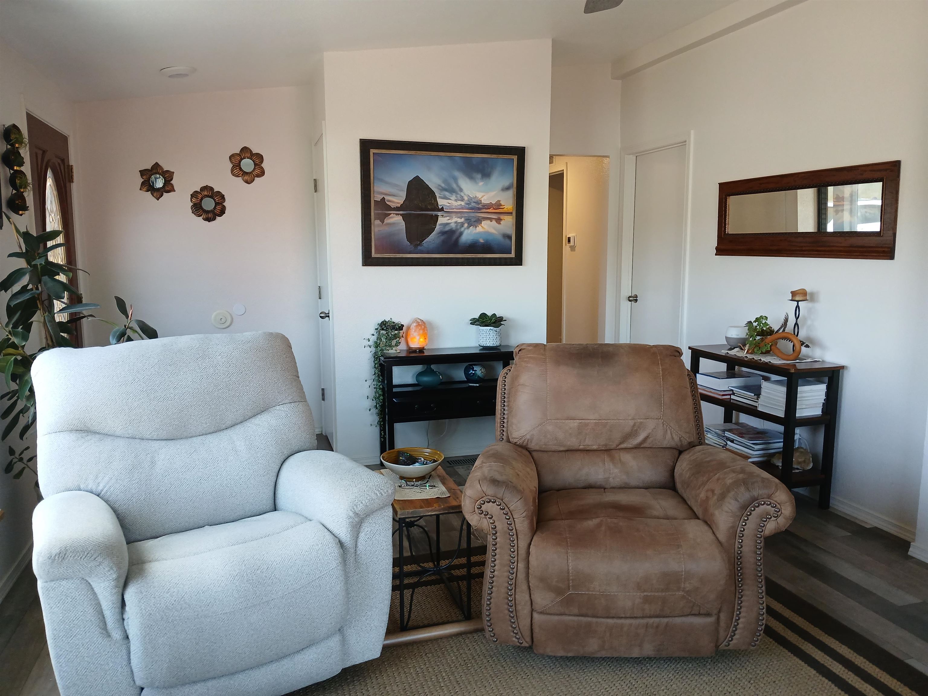 3201 N LEVY Ln - Photo 3