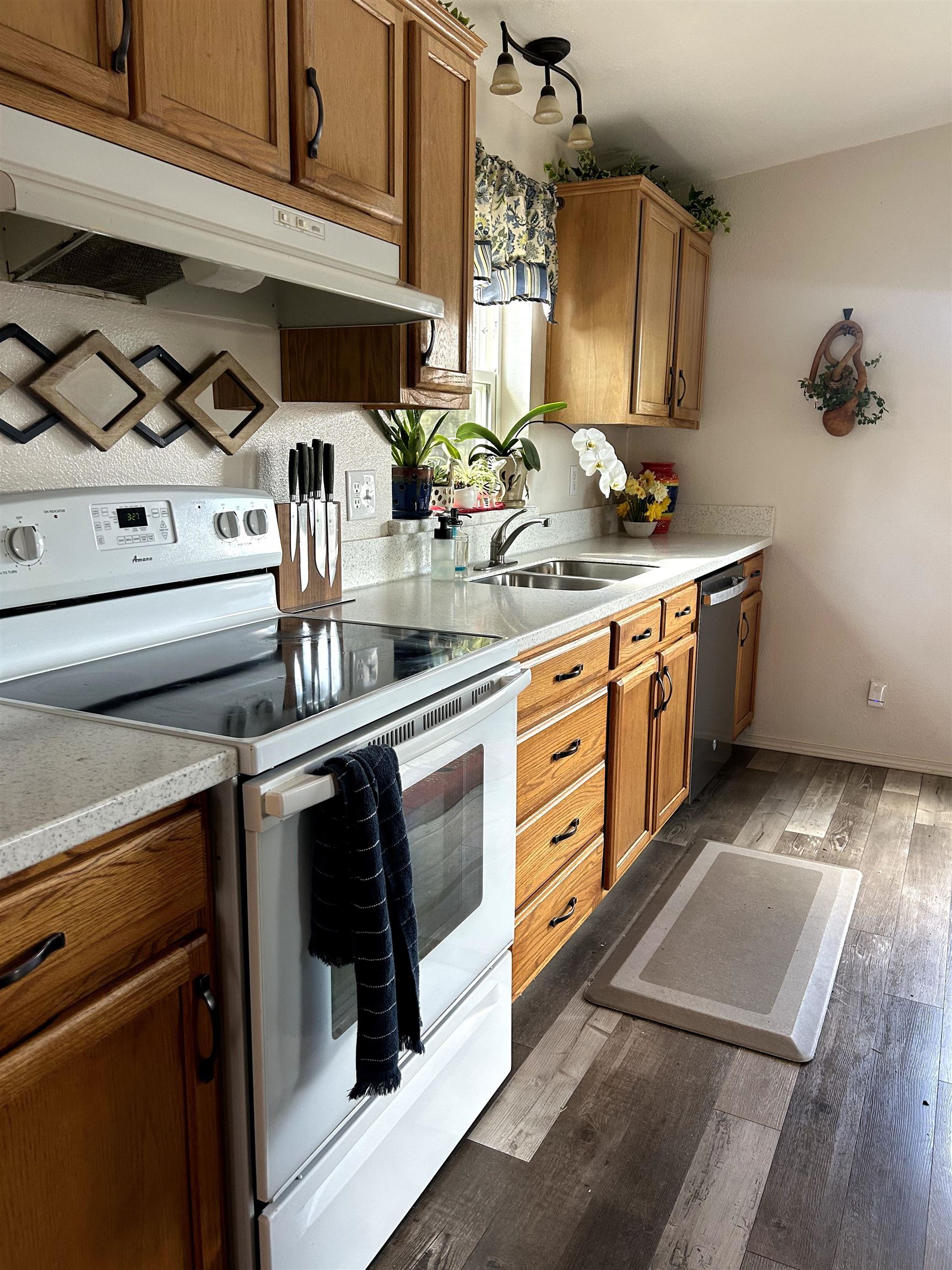 3201 N LEVY Ln - Photo 9
