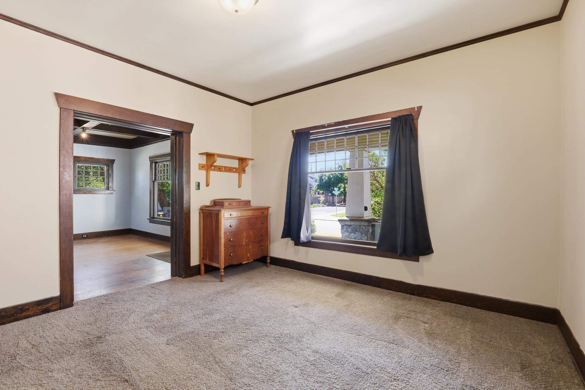 1204 W Mansfield Ave - Photo 2