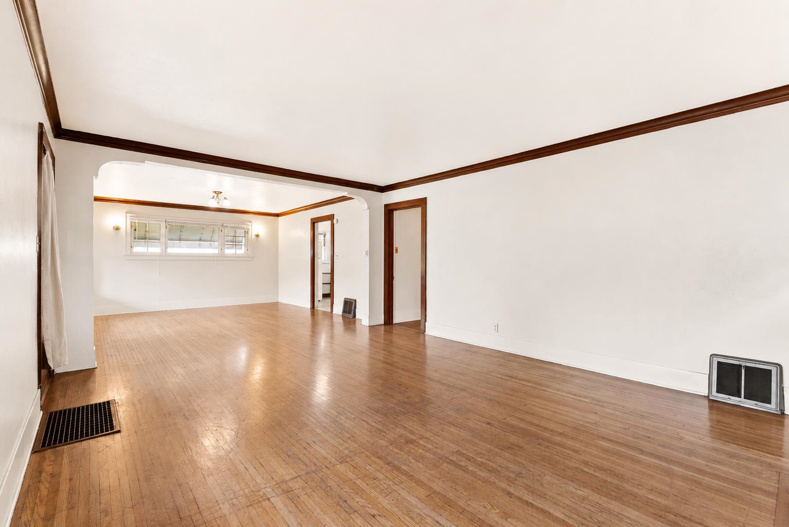808 E Mission Ave - Photo 4