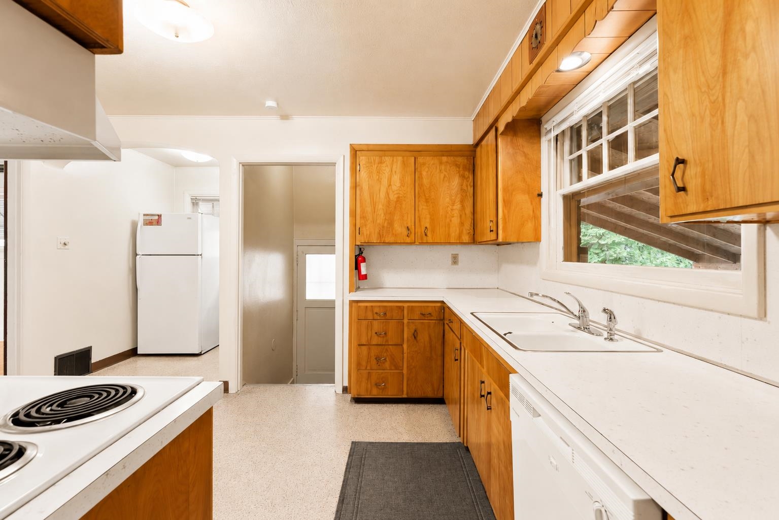 808 E Mission Ave - Photo 7