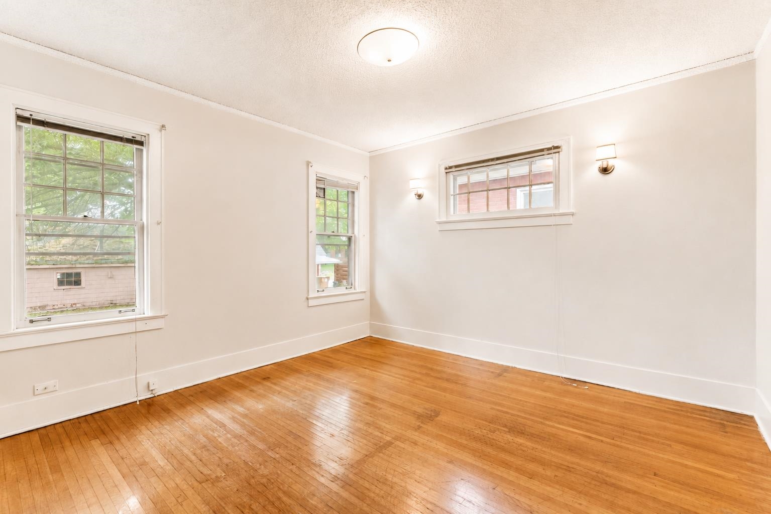808 E Mission Ave - Photo 8