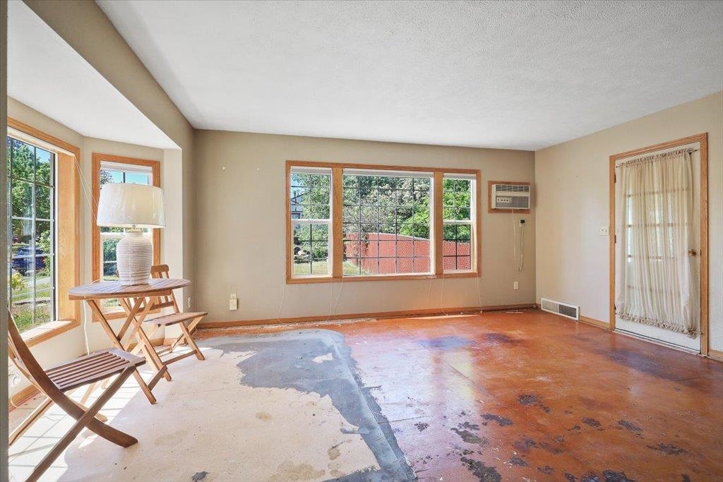 3303 E 35th Ave - Photo 10