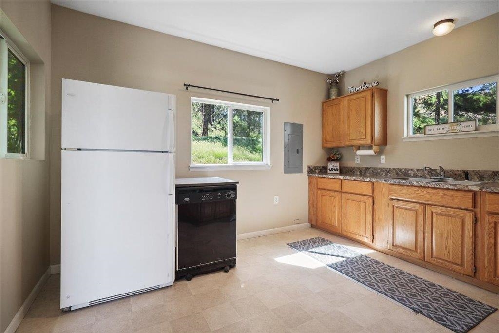 8323 W Mission Rd - Photo 14