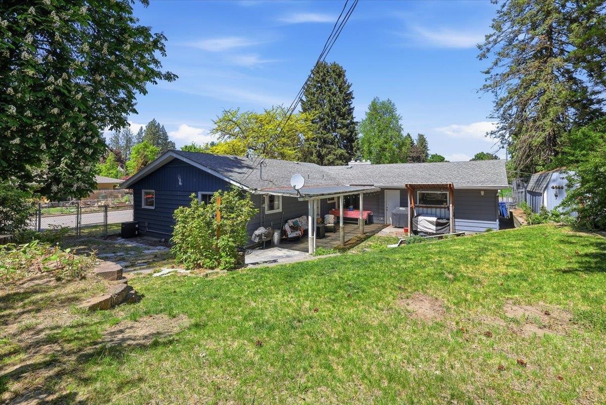 11720 E 18th Ave - Photo 3