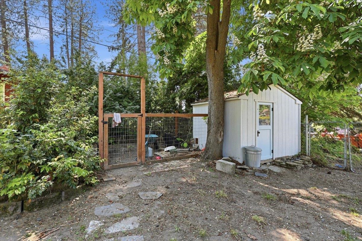 11720 E 18th Ave - Photo 24