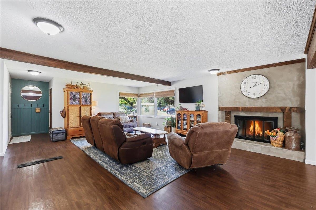 11720 E 18th Ave - Photo 4