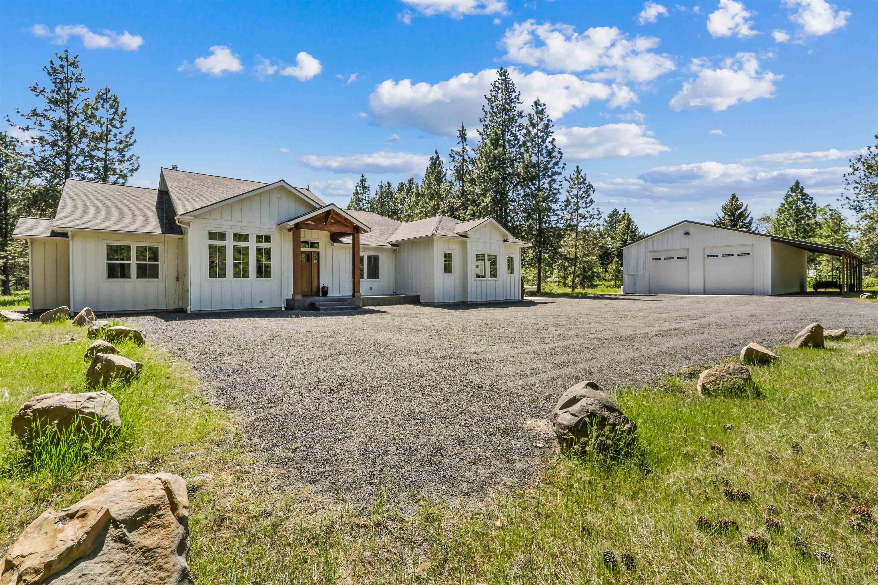 13815 W Charles Rd - Photo 1