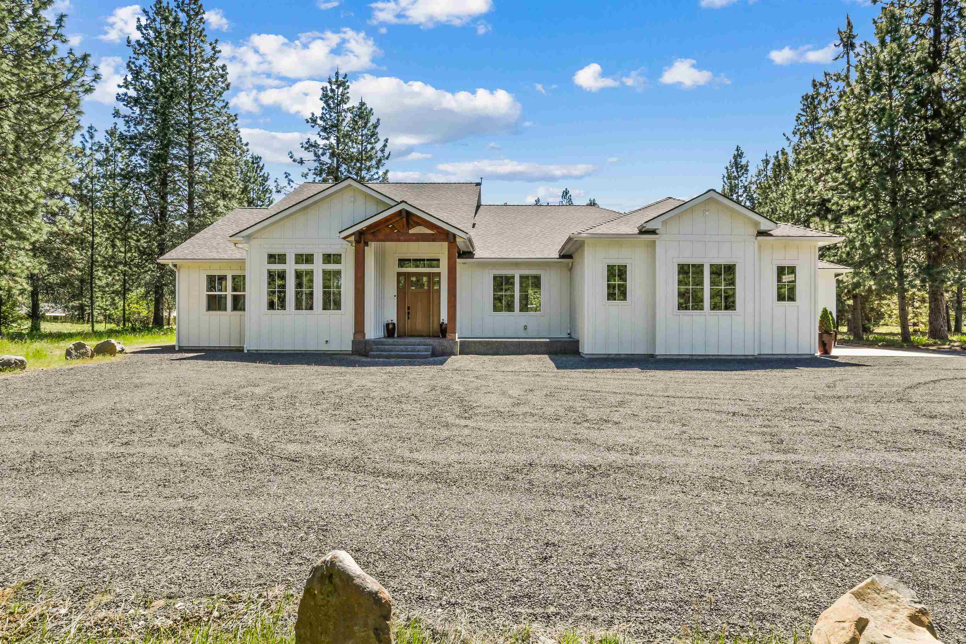 13815 W Charles Rd - Photo 2