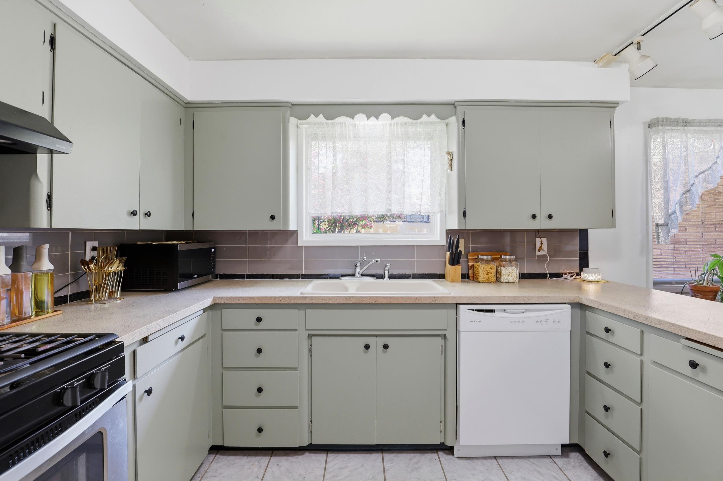 3510 W Indian Trail Rd - Photo 12