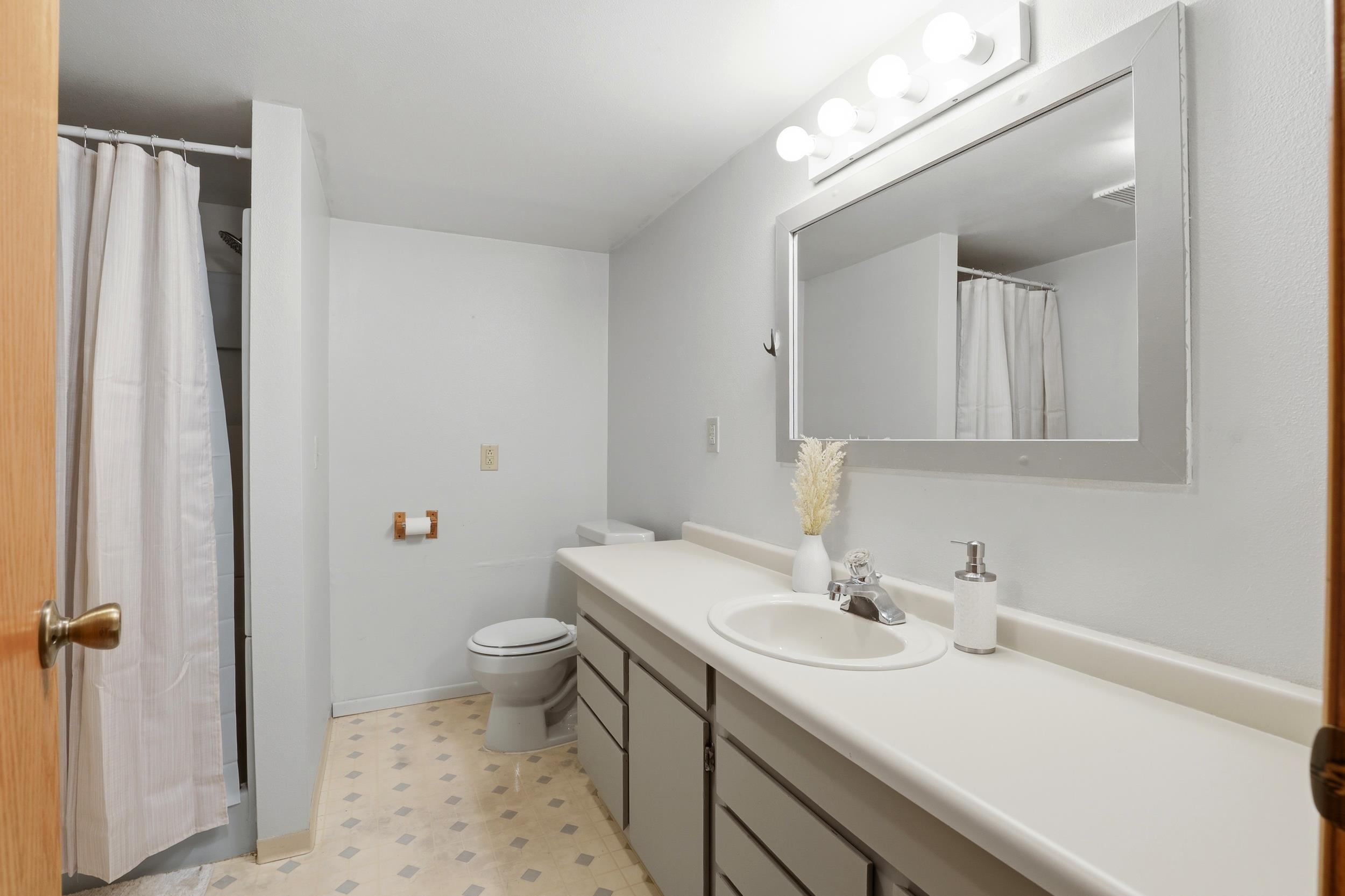 3510 W Indian Trail Rd - Photo 32