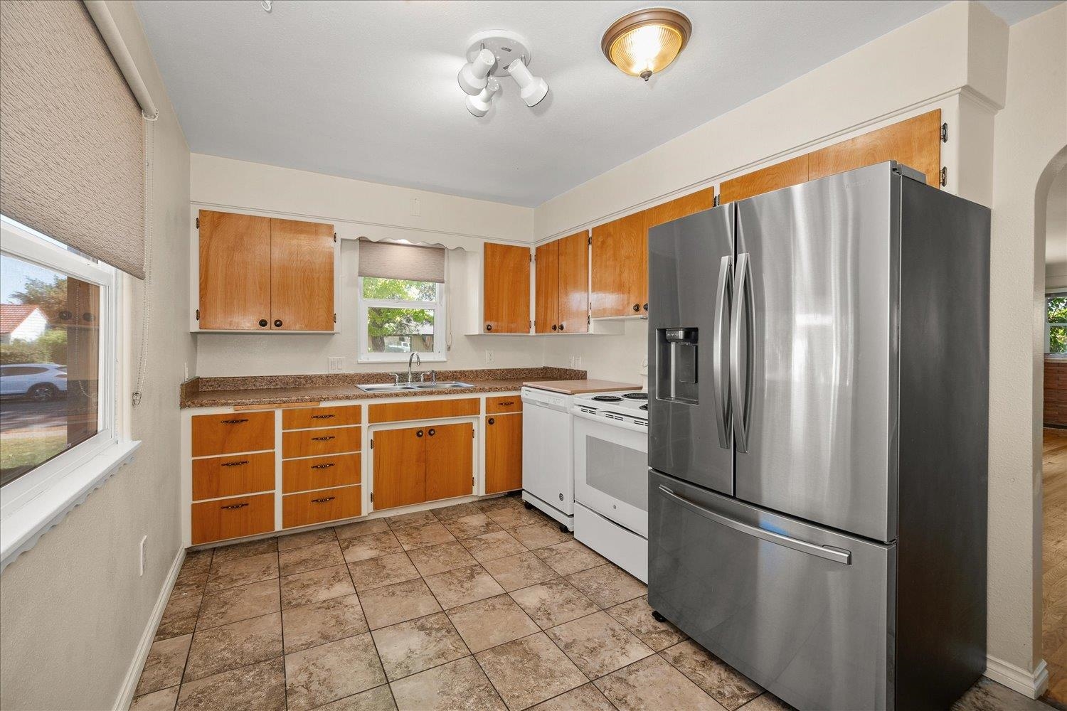 344 W NEBRASKA Ave - Photo 9