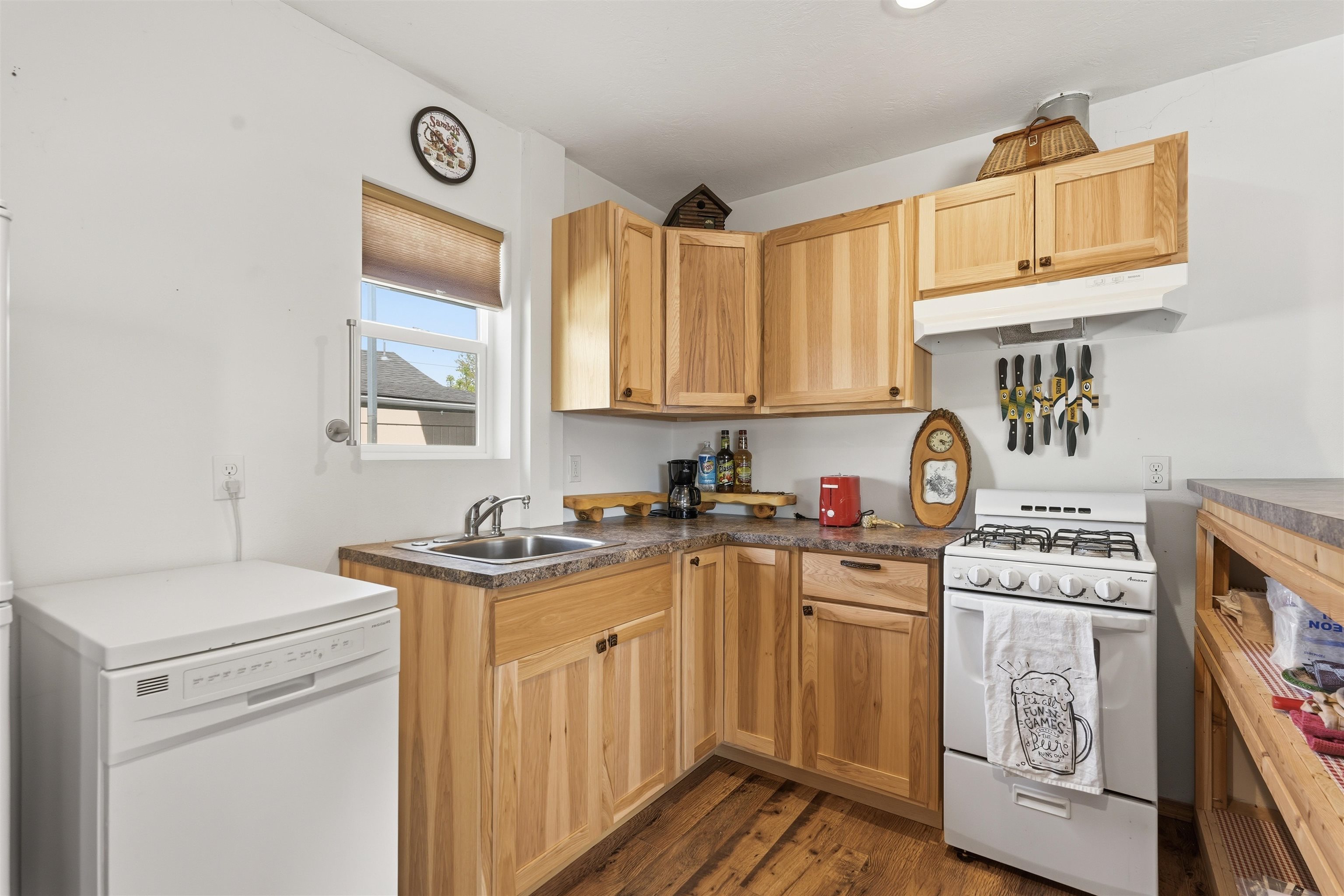 4218 N Maple St - Photo 30