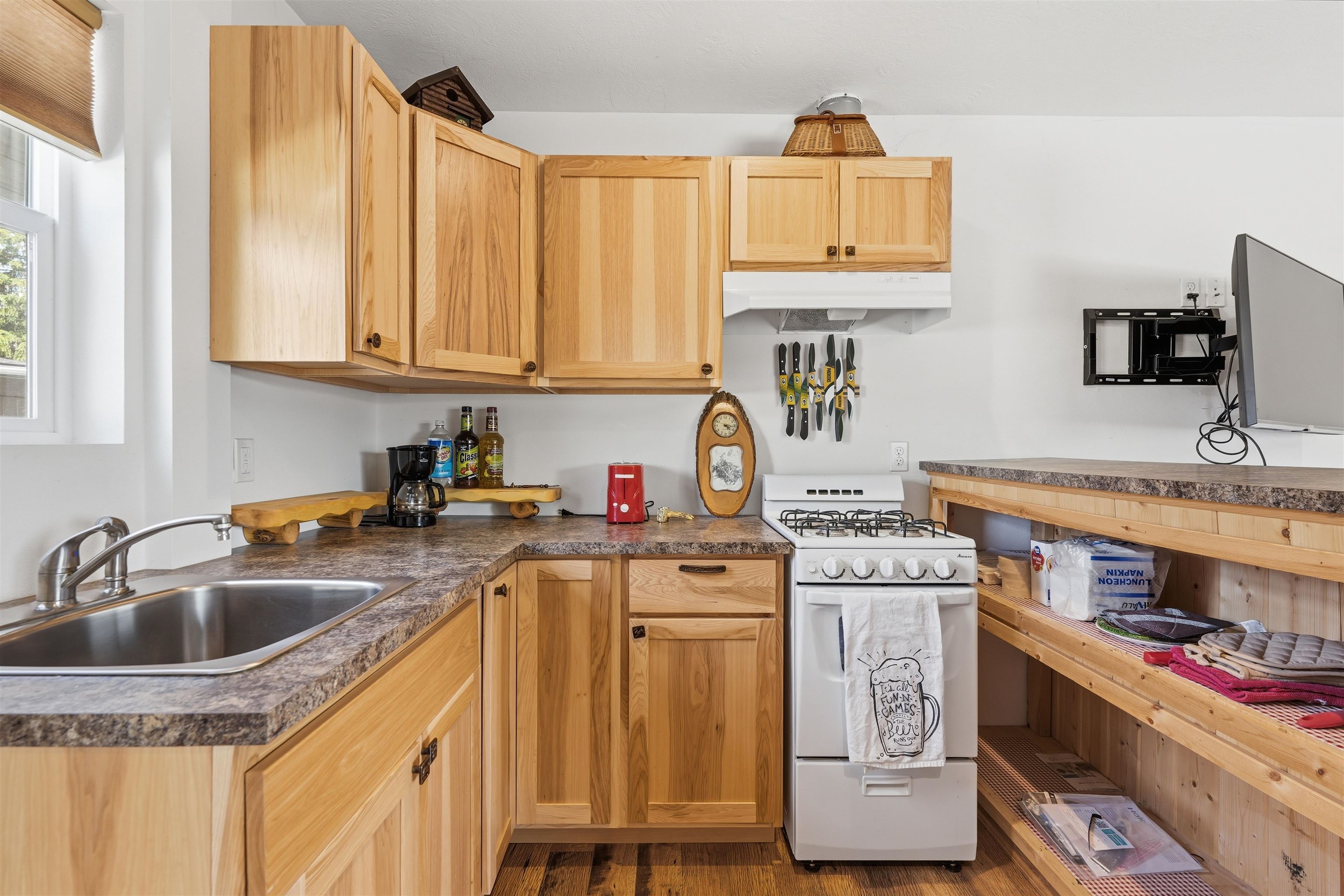 4218 N Maple St - Photo 31