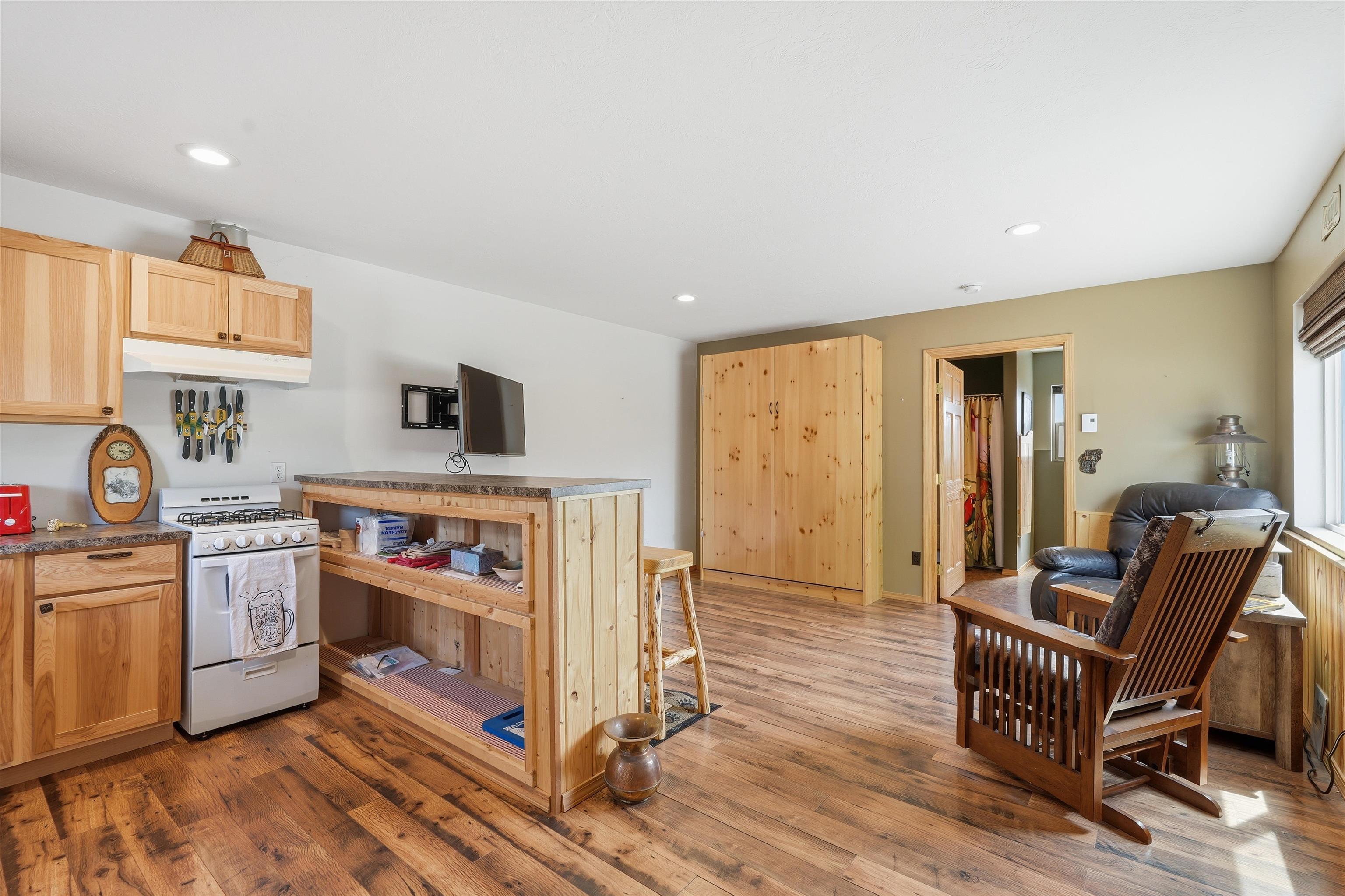 4218 N Maple St - Photo 32