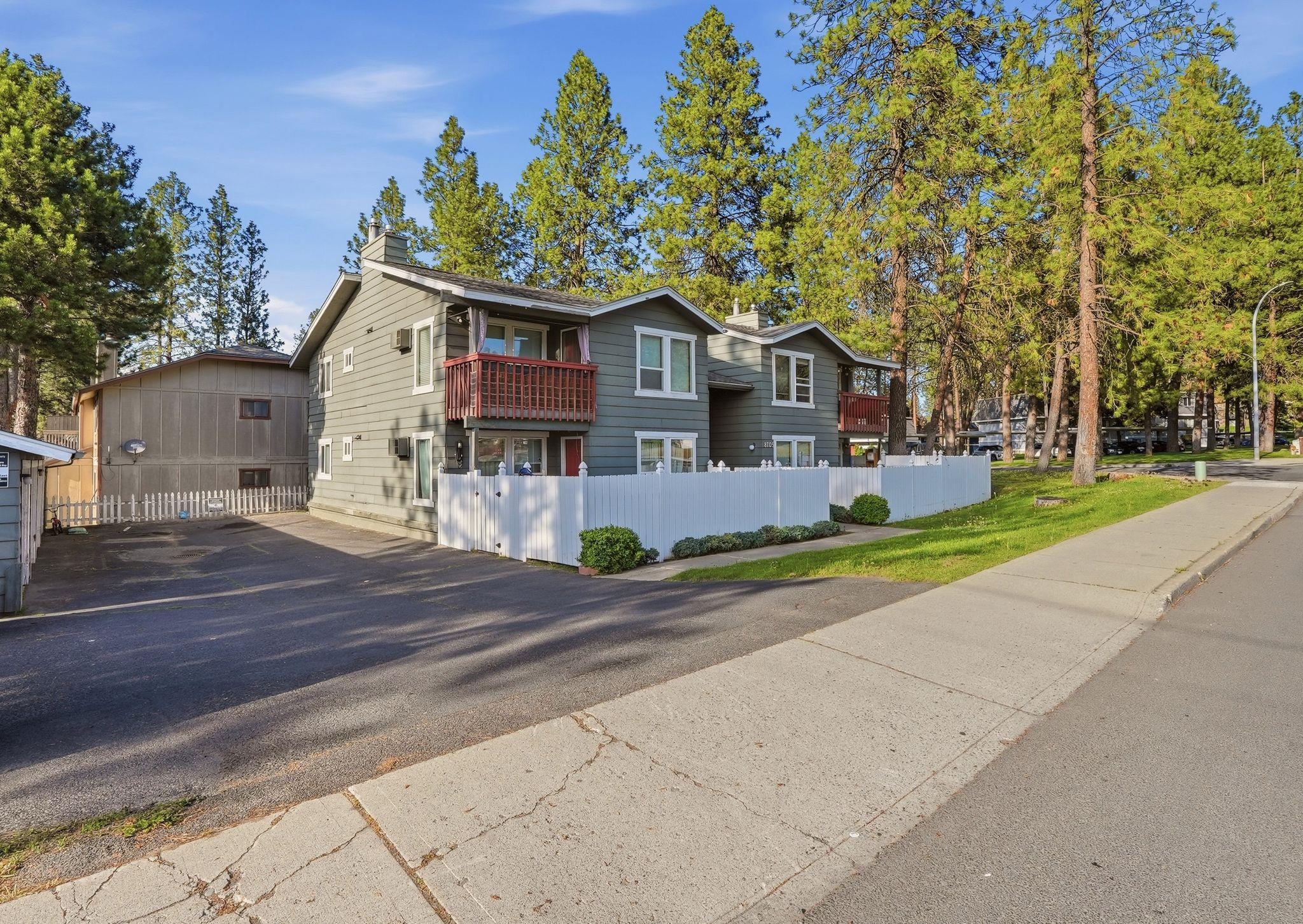 8705 N Colton St - Photo 4