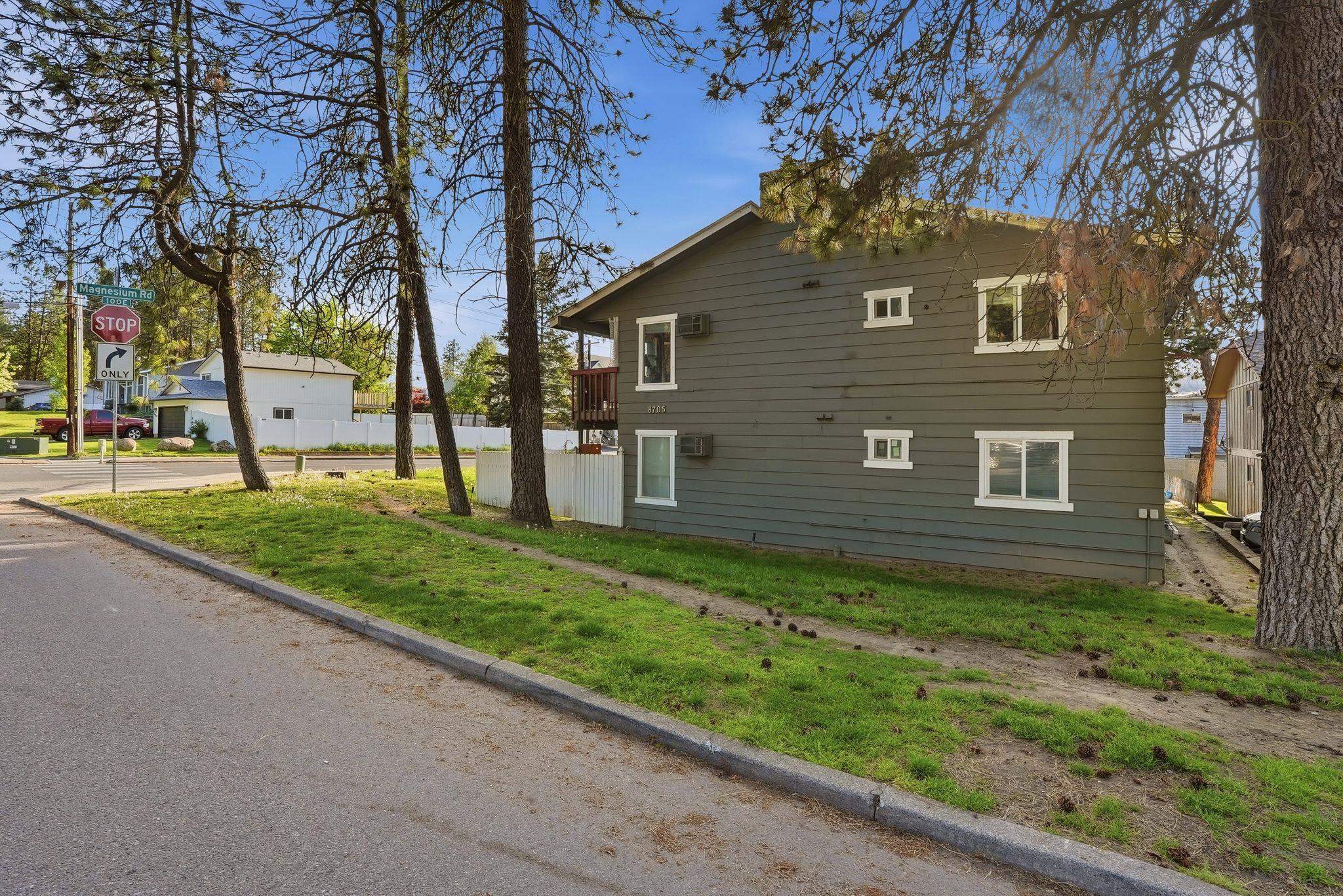 8705 N Colton St - Photo 5