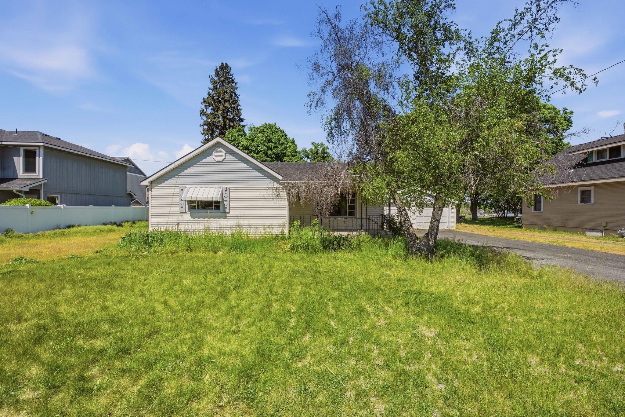 10121 E 4TH Ave - Photo 1