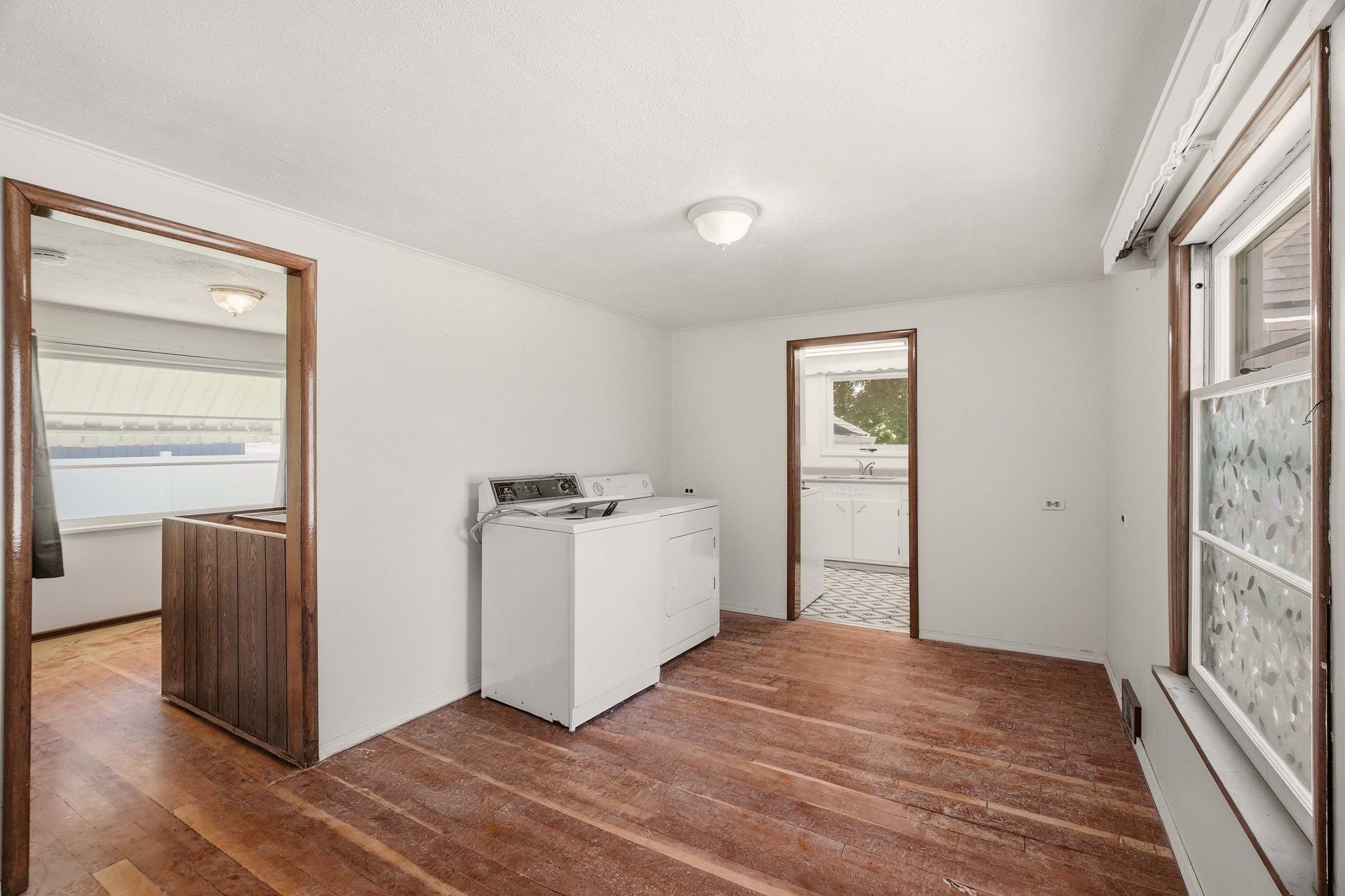 10121 E 4TH Ave - Photo 17